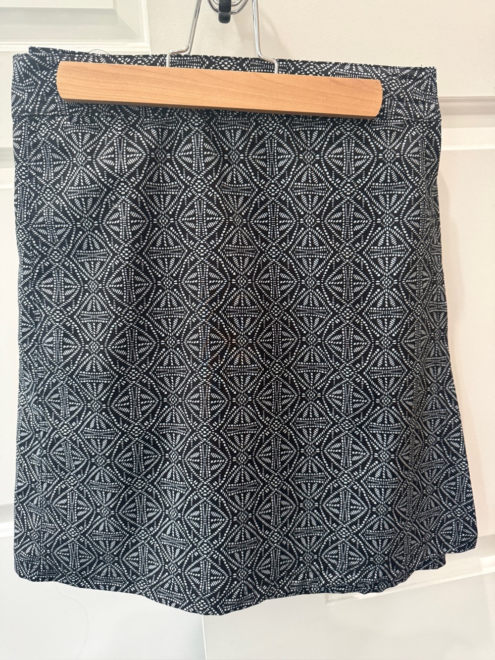Ripskirt Hawaii Black Geometric A-Line Women's Skirt